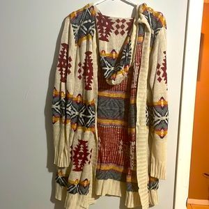 Sweater / cardigan with hood